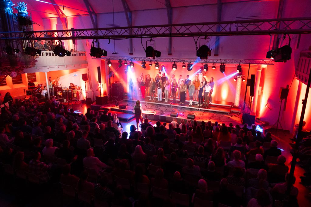 DVoted! optreden Vredeskerk Katwijk jubileum YMCA-Katwijk Jongerenkoor DVoted! optreden Vredeskerk Katwijk jubileum YMCA-Katwijk