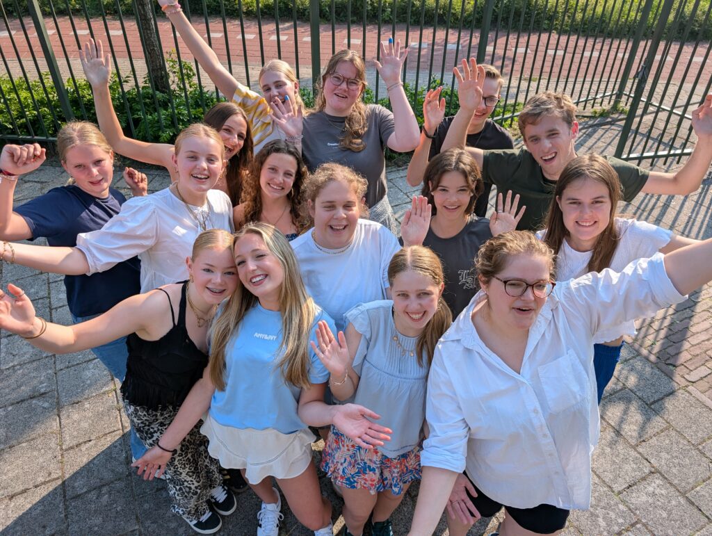 Jongerenkoor DVoted! ons jongerenkoor DVoted!